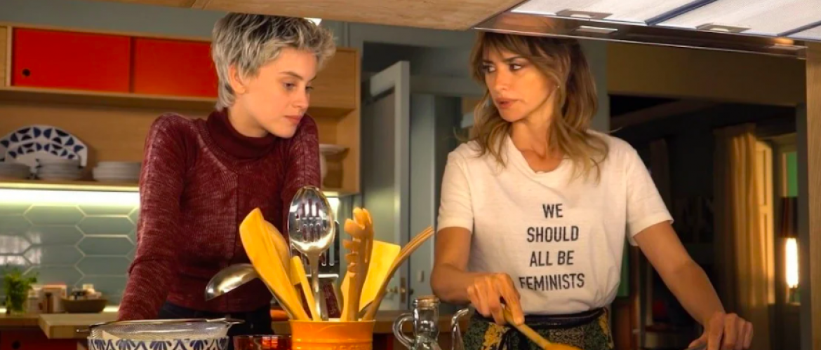 Madres Paralelas Dos mujeres cocinando