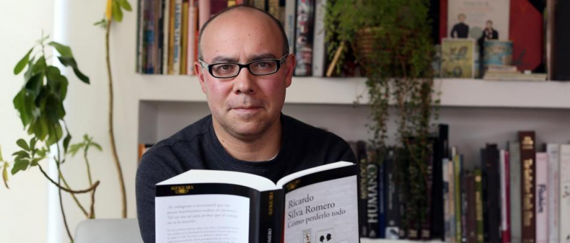 Ricardo Silva Romero Persona leyendo