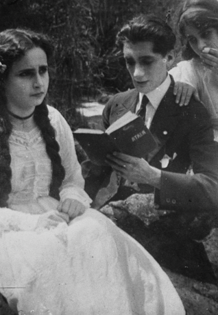 María, Máximo Calvo