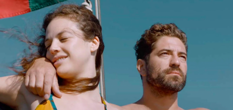 pareja abrazada